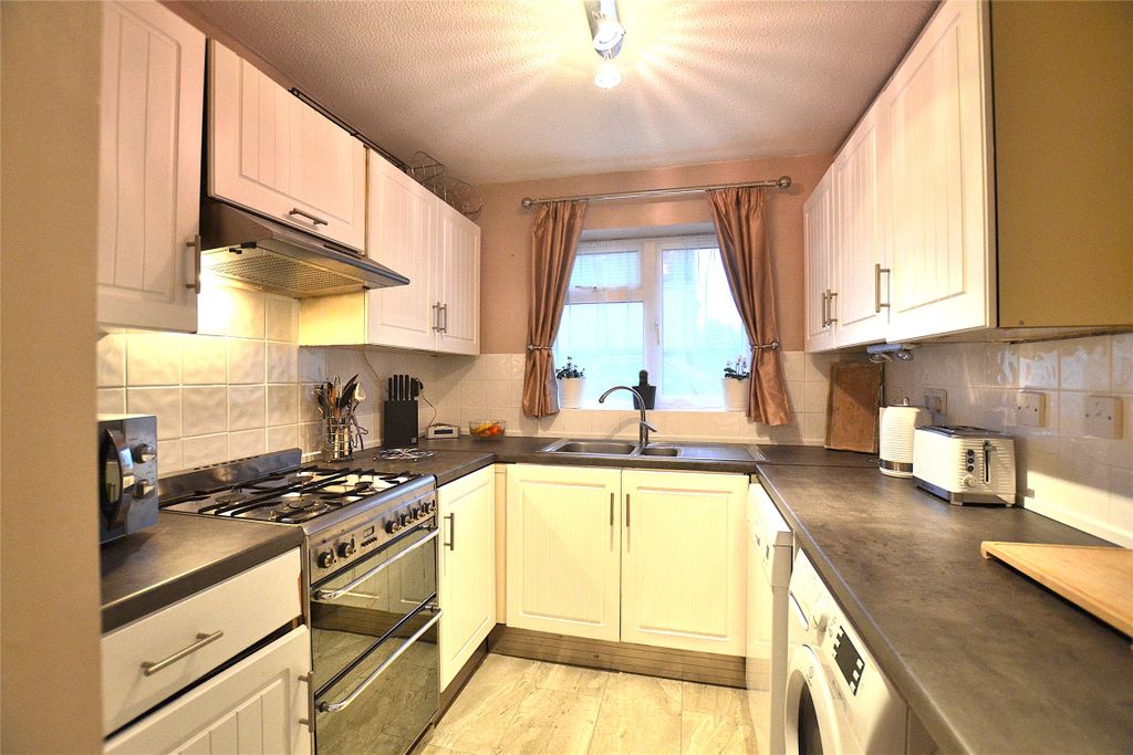 Property photo 3 of 12 Picture No. 23