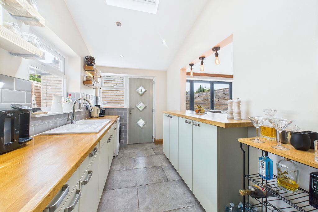 Property photo 3 of 15 Breakfast Kitchen