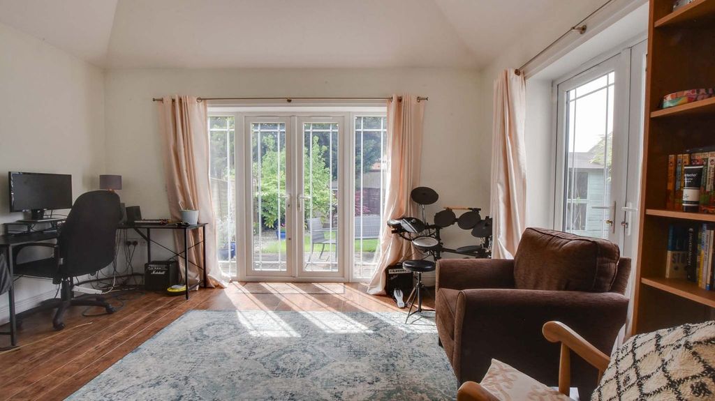 Property photo 2 of 30