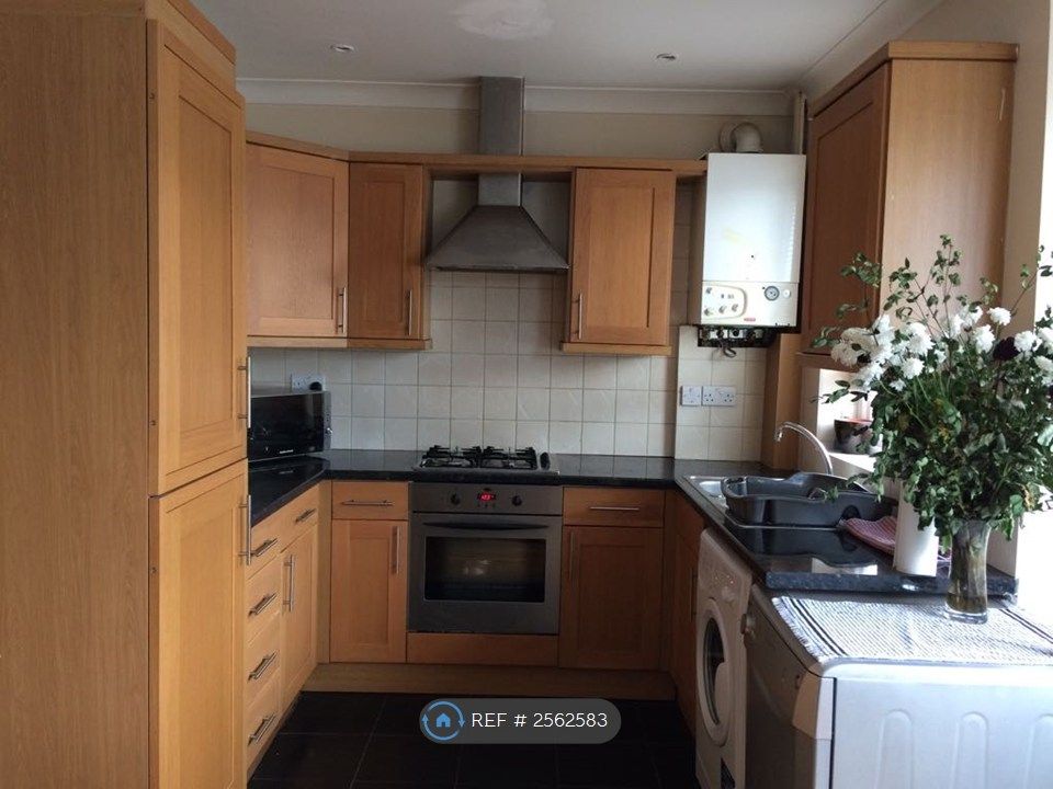Property photo 2 of 7 Kitchen