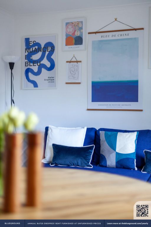 Property photo 3 of 30 Living Room