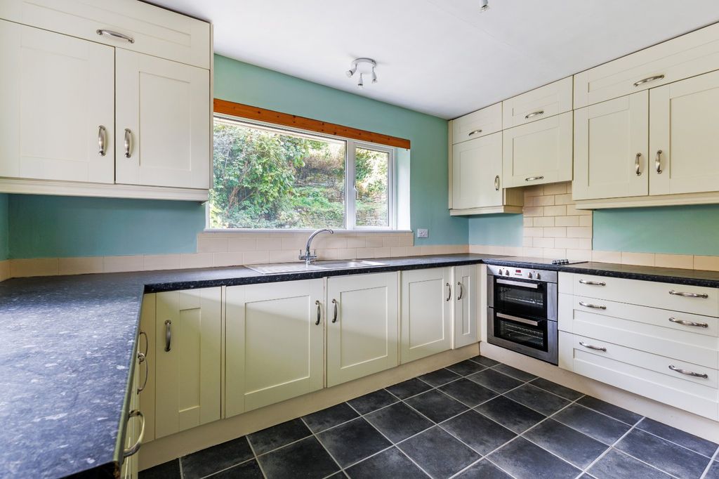 Property photo 3 of 11 Picture No. 14