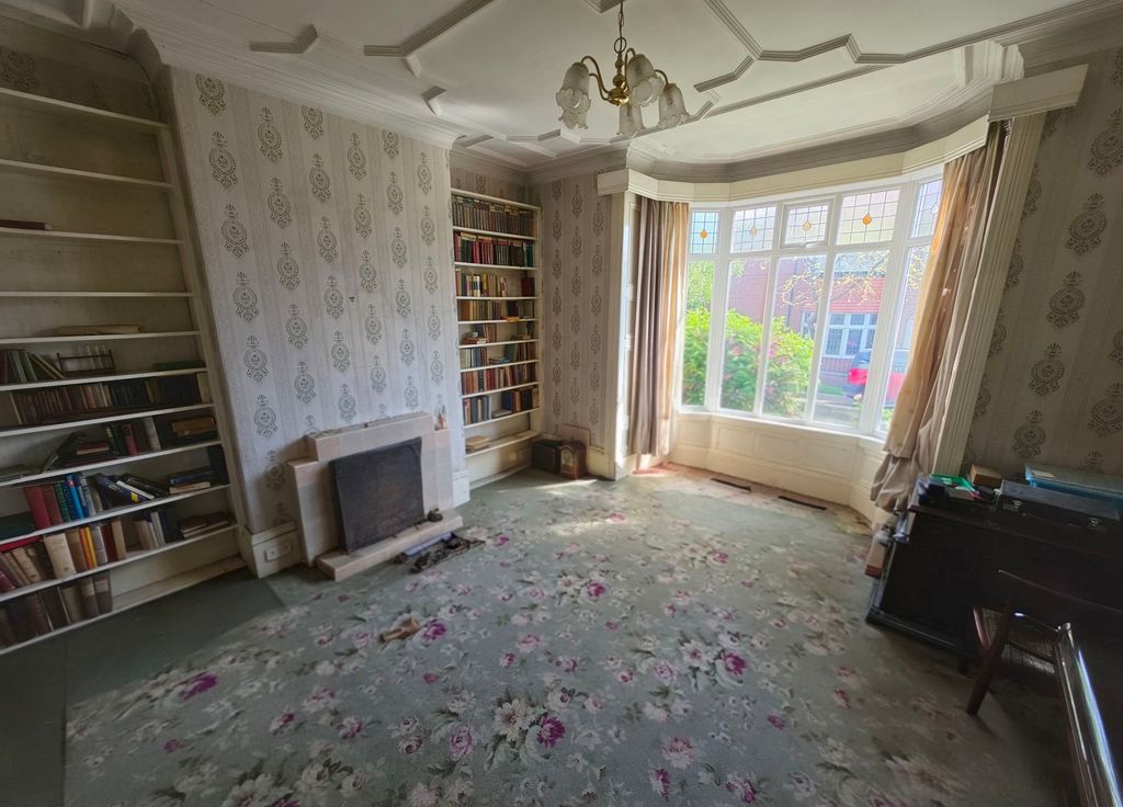 Property photo 2 of 27