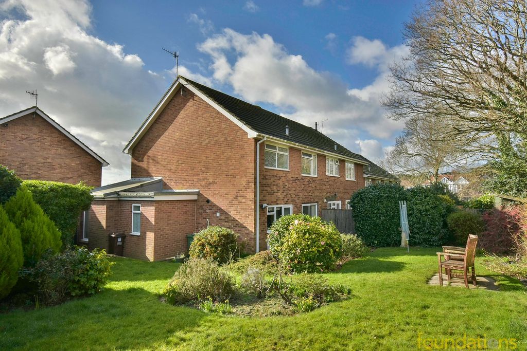 Property photo 2 of 27