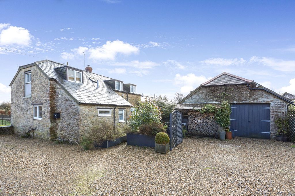 Property photo 1 of 17 Picture No. 02