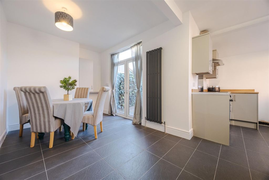 Property photo 2 of 14 Kitchen Diner