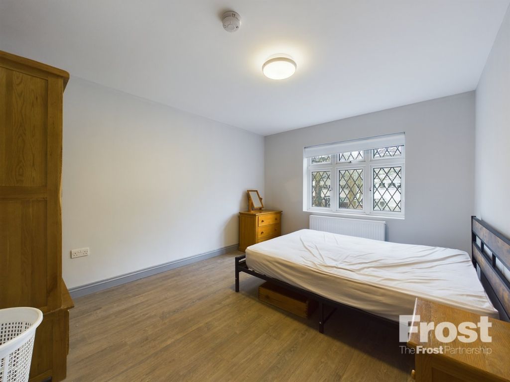 Property photo 2 of 9 Picture No. 24