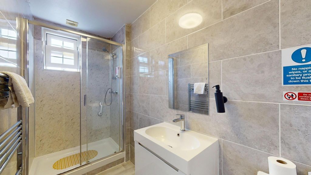 Property photo 3 of 34 Bathroom