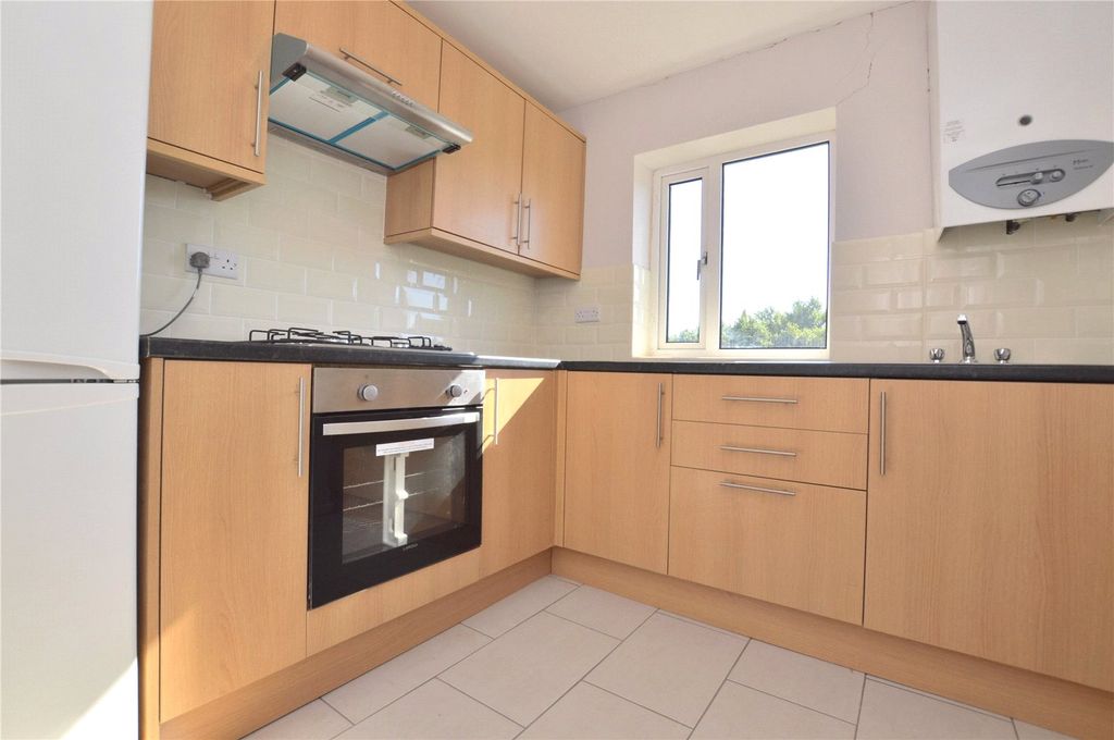 Property photo 3 of 8 Picture No. 24