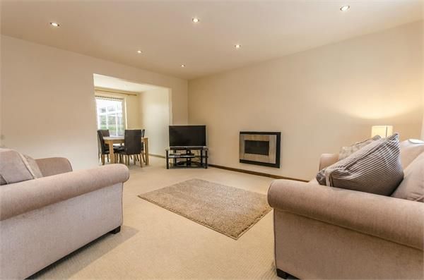 Property photo 2 of 11 6