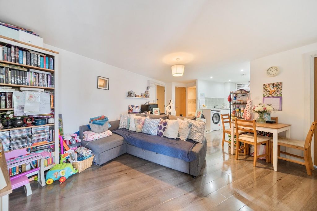 Property photo 3 of 13 1442748-10-69De2462Db625-Arw-1.Jpg