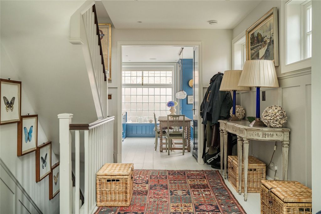 Property photo 3 of 17 Ground Floor
