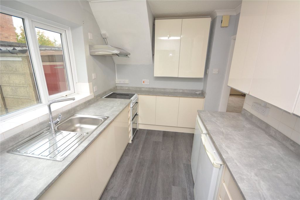 Property photo 3 of 10 Kitchen View 2