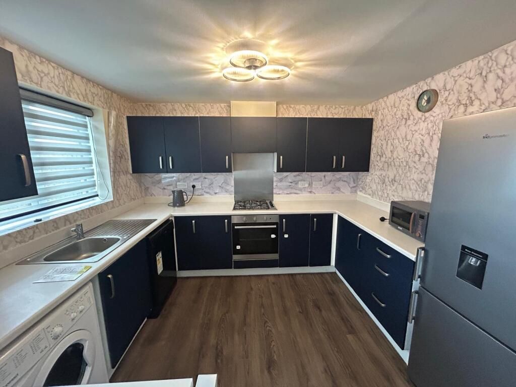 Property photo 1 of 11 3 Bed House To Rent Coleridge Road, Ashford Tw15