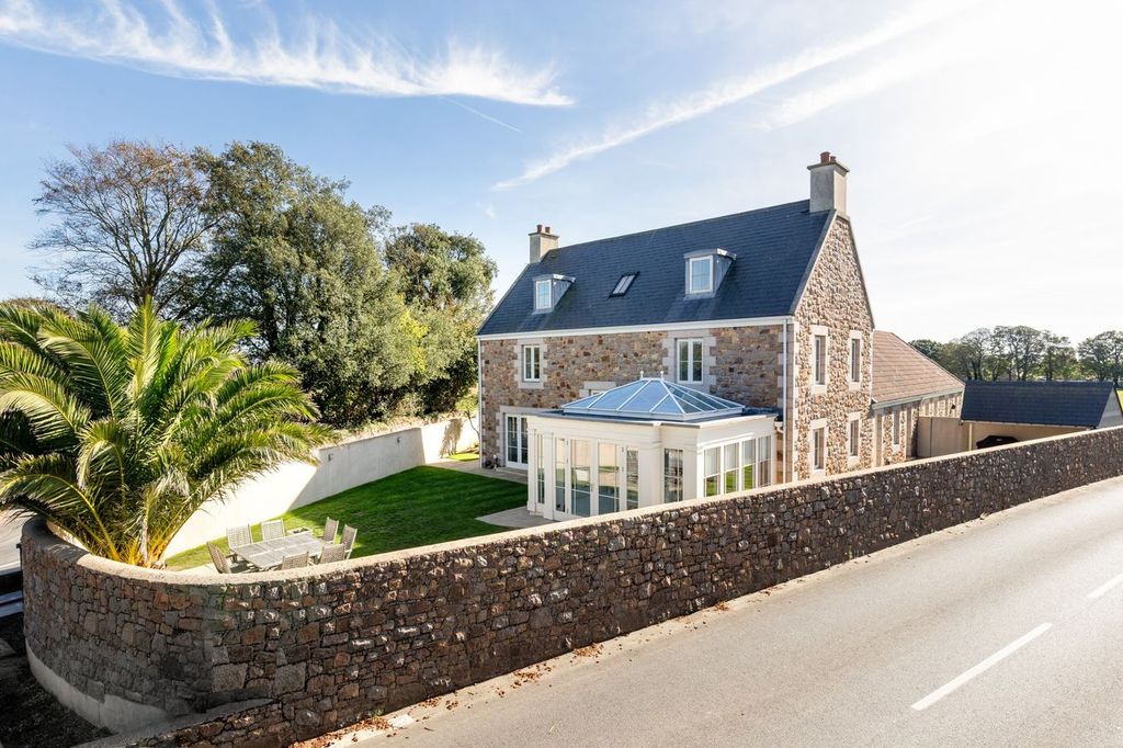 Property photo 1 of 51