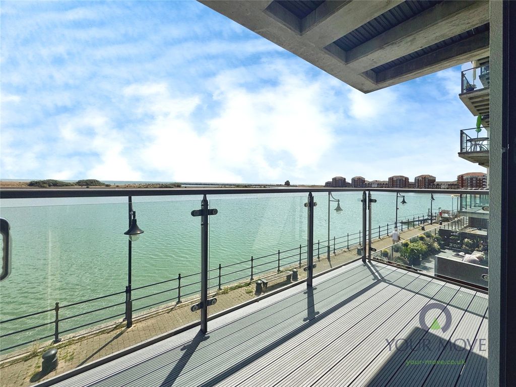 Property photo 1 of 14 Balcony