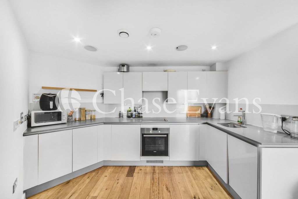 Property photo 2 of 15 Kitchen