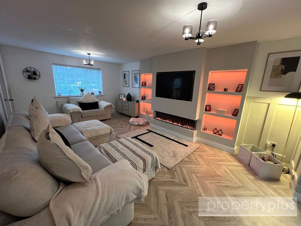 Property photo 3 of 27 Picture No. 15