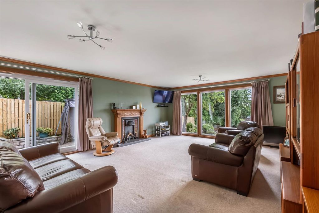 Property photo 2 of 43