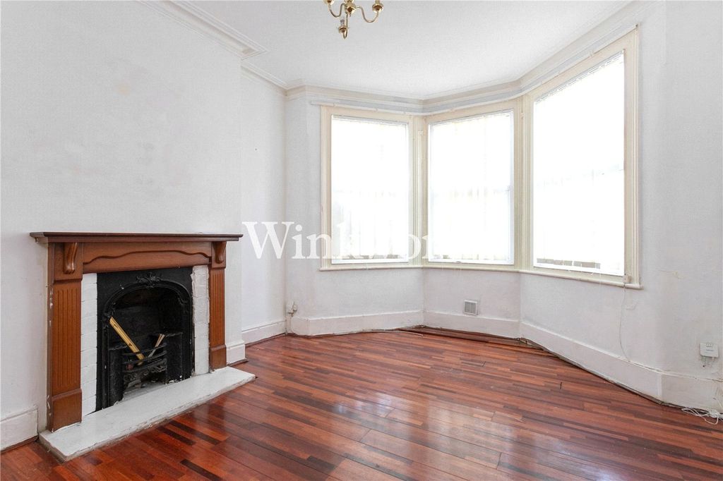 Property photo 2 of 22 Picture No. 15