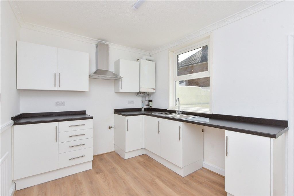 Property photo 3 of 9 Kitchen