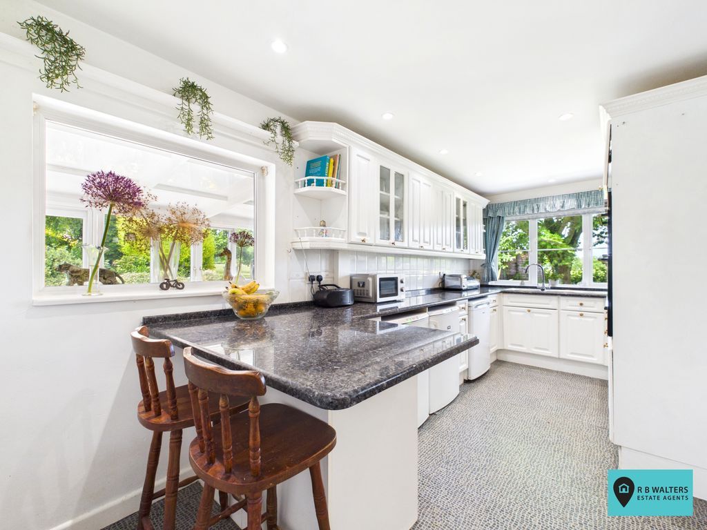 Property photo 2 of 34 Kitchen/Breakfast Room