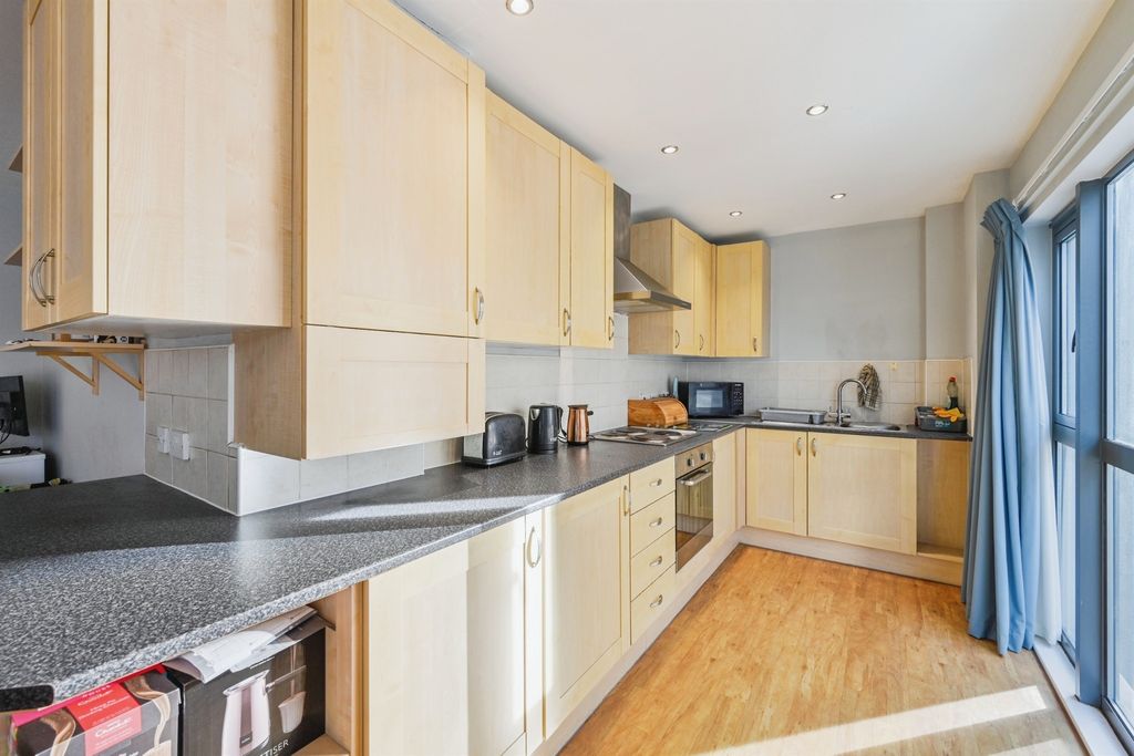 Property photo 2 of 16