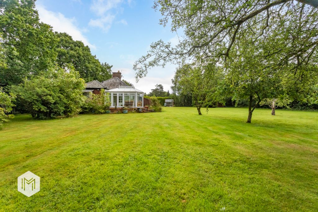 Property photo 2 of 30 Picture No. 33