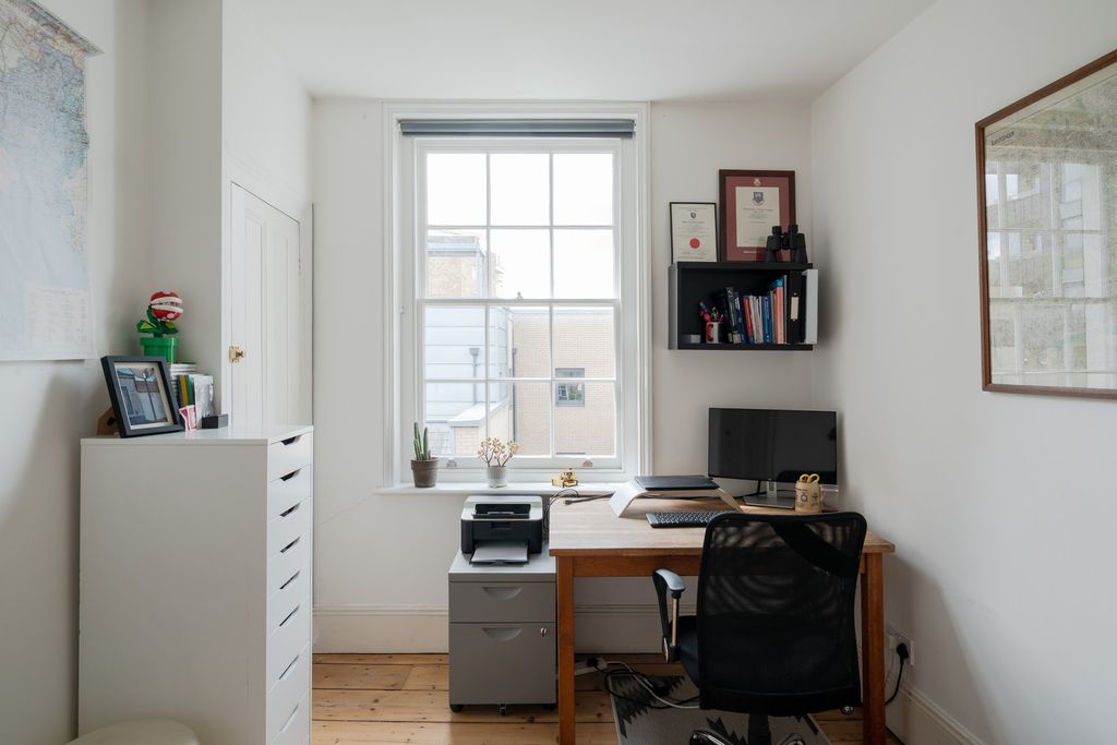 Property photo 3 of 17 350508 - Commercial Road, London E14 - High Res-04592.Jpg