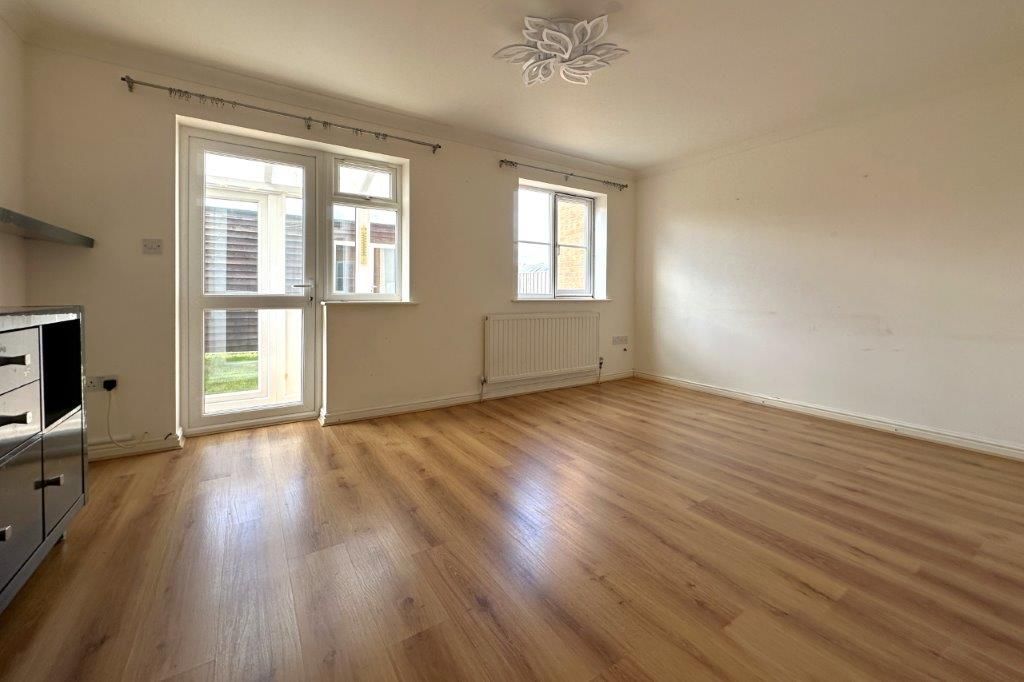 Property photo 3 of 19 Photo 12