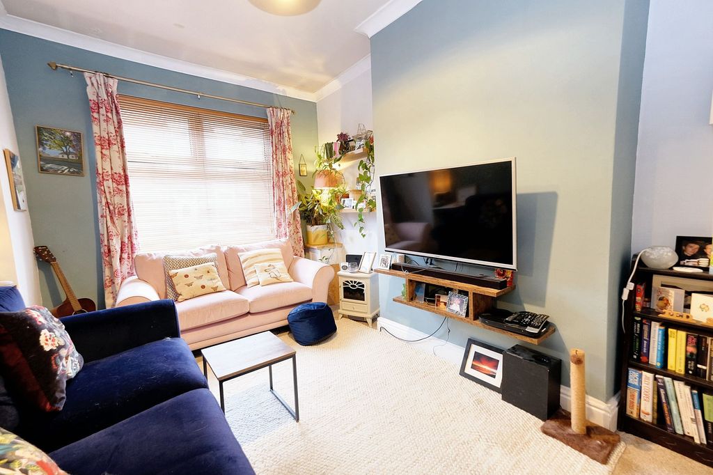 Property photo 2 of 15