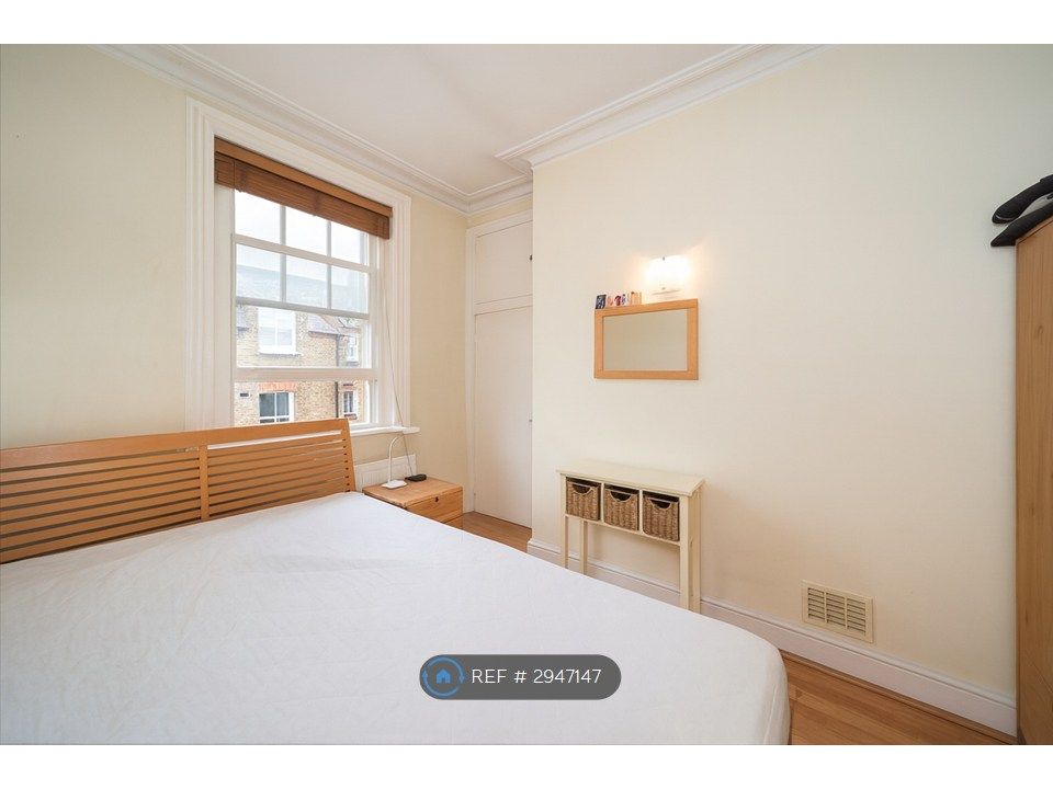 Property photo 2 of 10 Bedroom 1