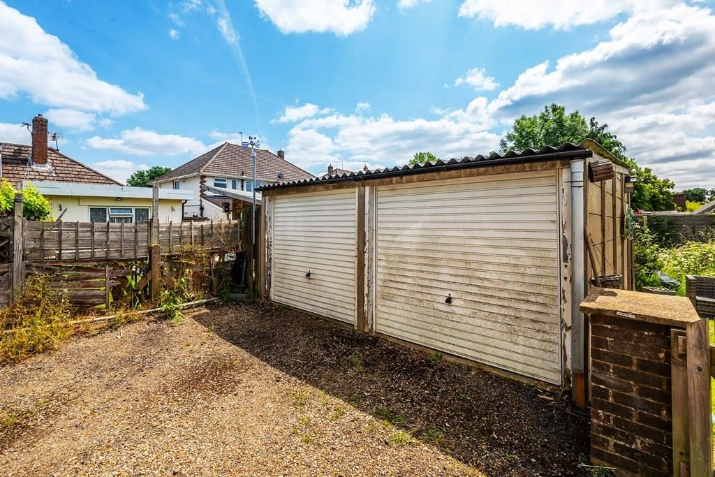 Property photo 2 of 10 174A-Kingston-Road-11.Jpg