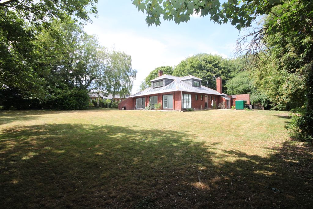 Property photo 3 of 31
