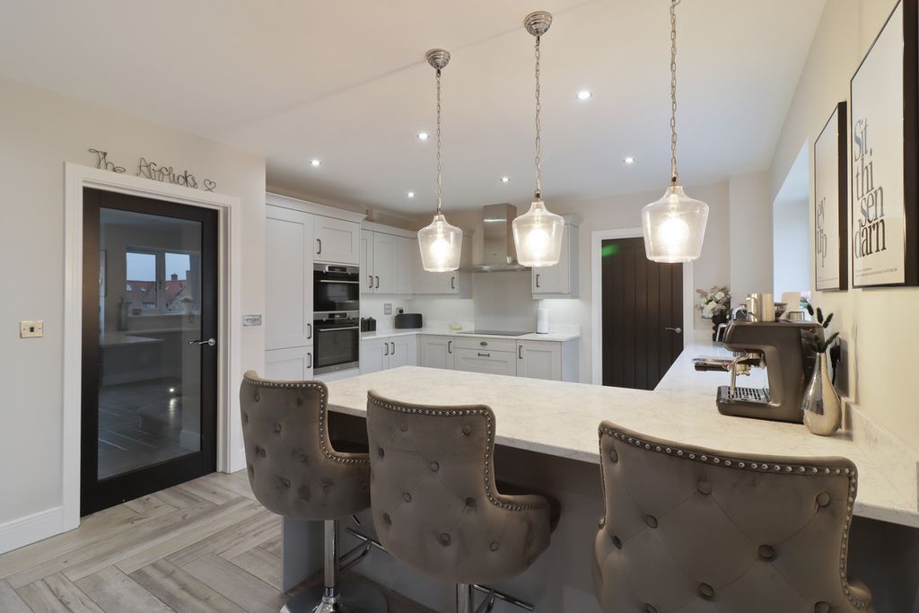 Property photo 3 of 24