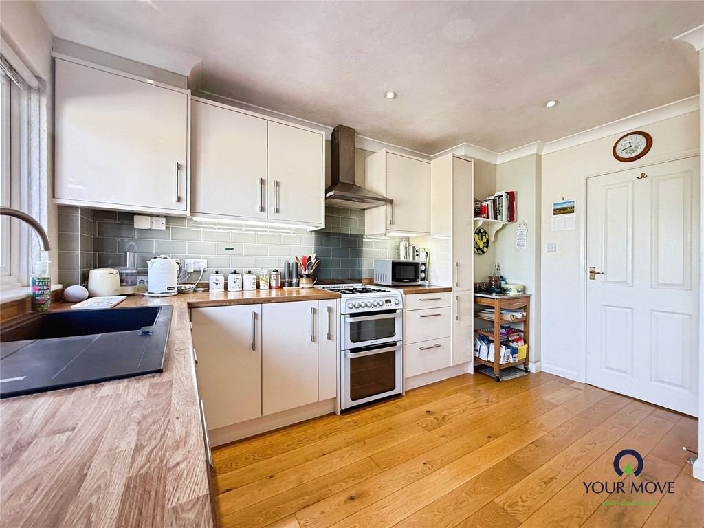 Property photo 2 of 17 Picture No. 03