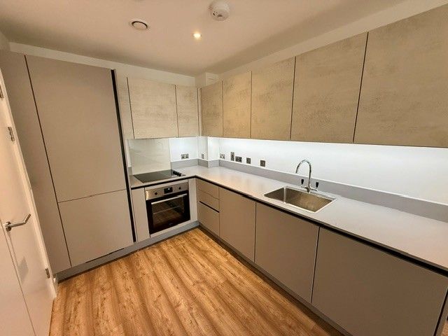 Property photo 2 of 7 Kitchen