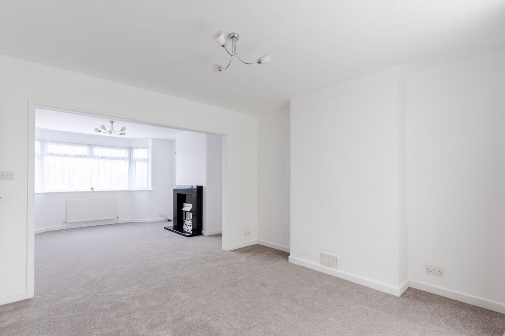 Property photo 3 of 16 3
