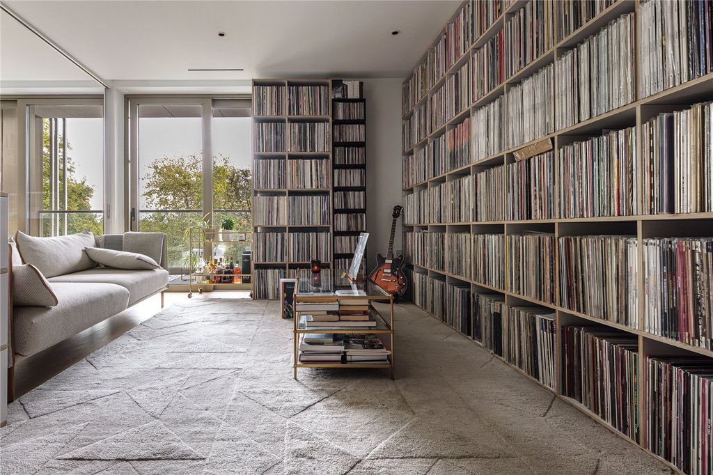 Property photo 2 of 14 Picture No. 16