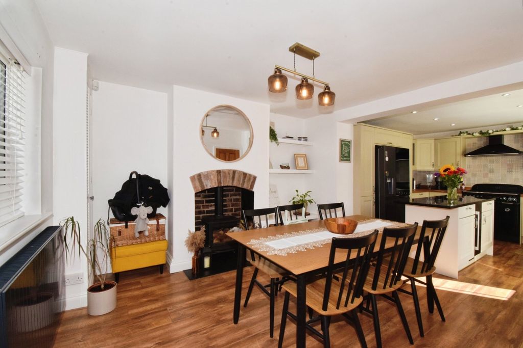 Property photo 2 of 20 Kitchen/Diner