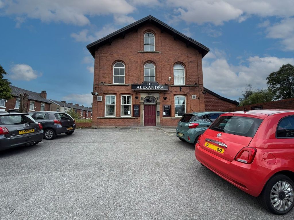 Property photo 1 of 25