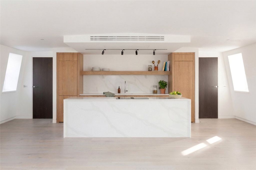 Property photo 2 of 8 Picture No. 25