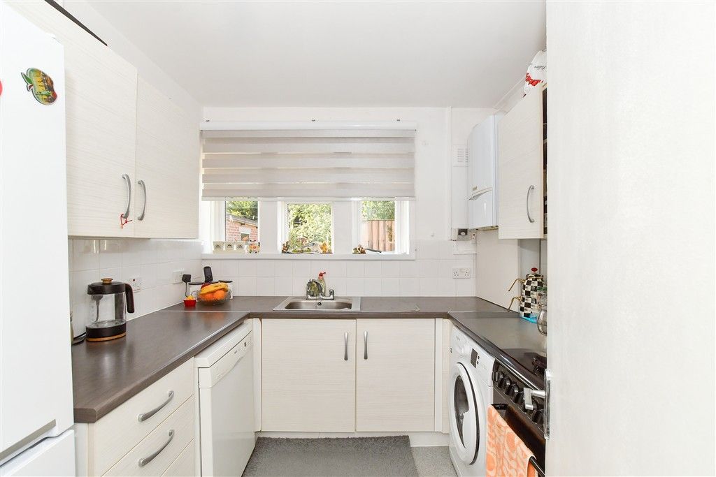 Property photo 1 of 8 Kitchen