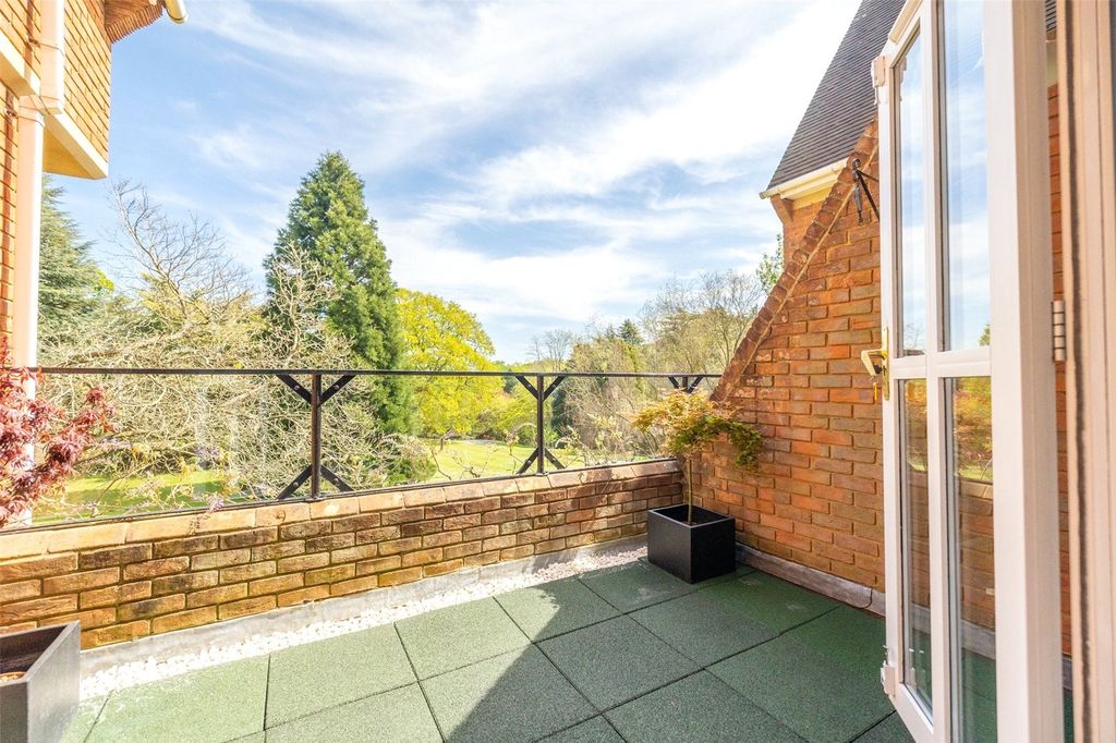 Property photo 3 of 22 Balcony