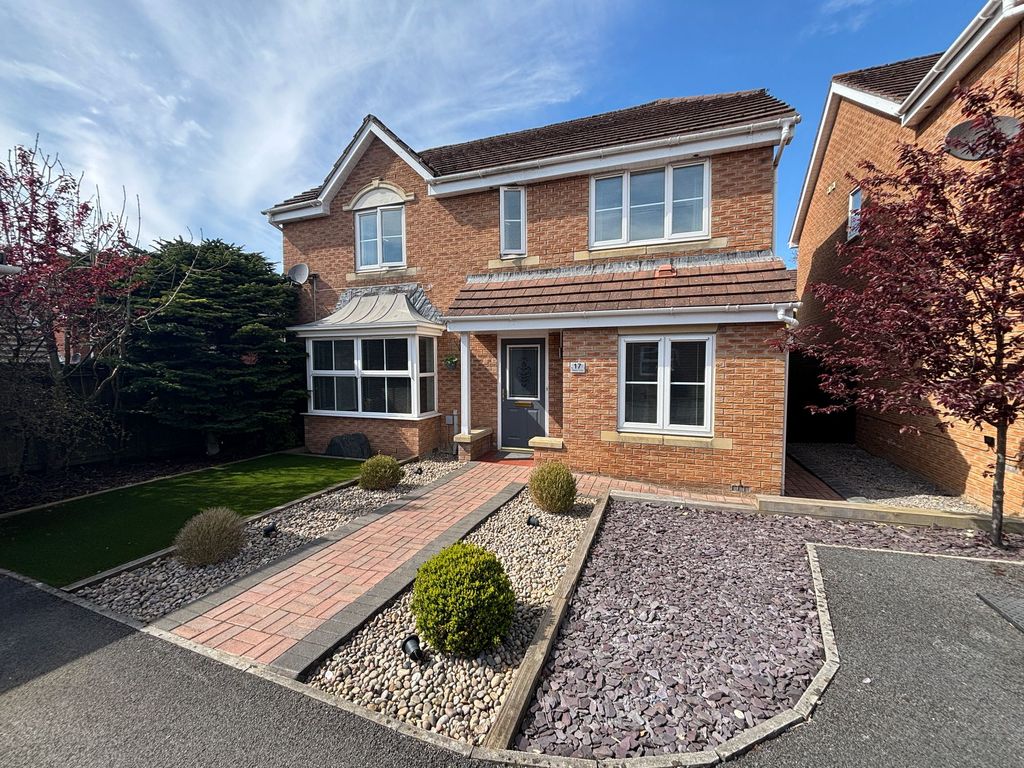 Property photo 1 of 32