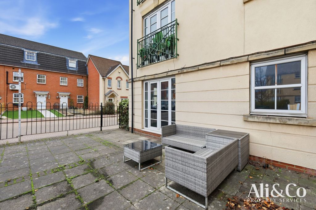 Property photo 2 of 14