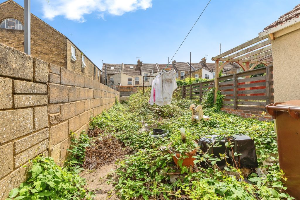 Property photo 2 of 8