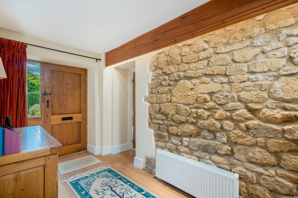 Property photo 3 of 47