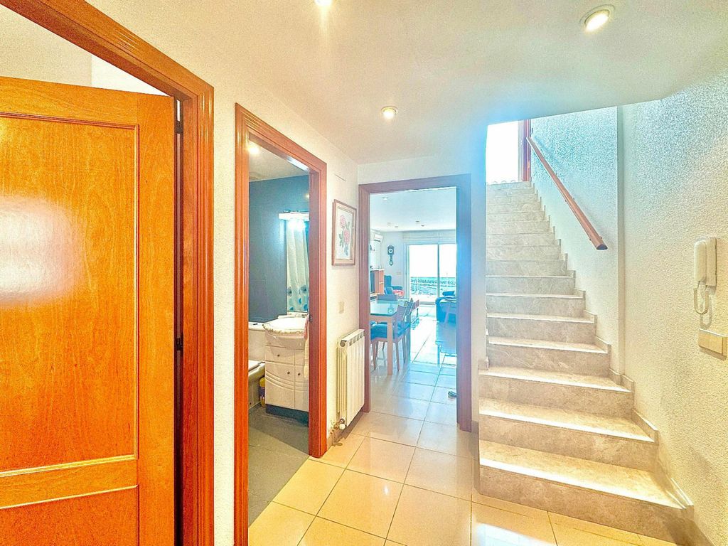 Property photo 3 of 36