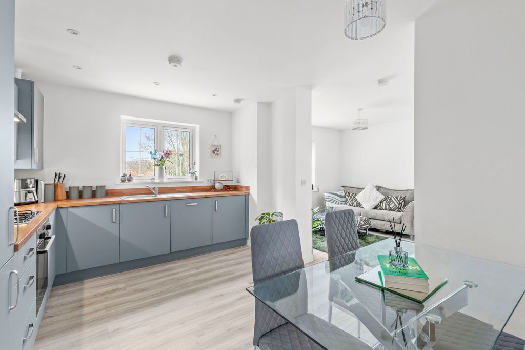 Property photo 2 of 10 Living Area